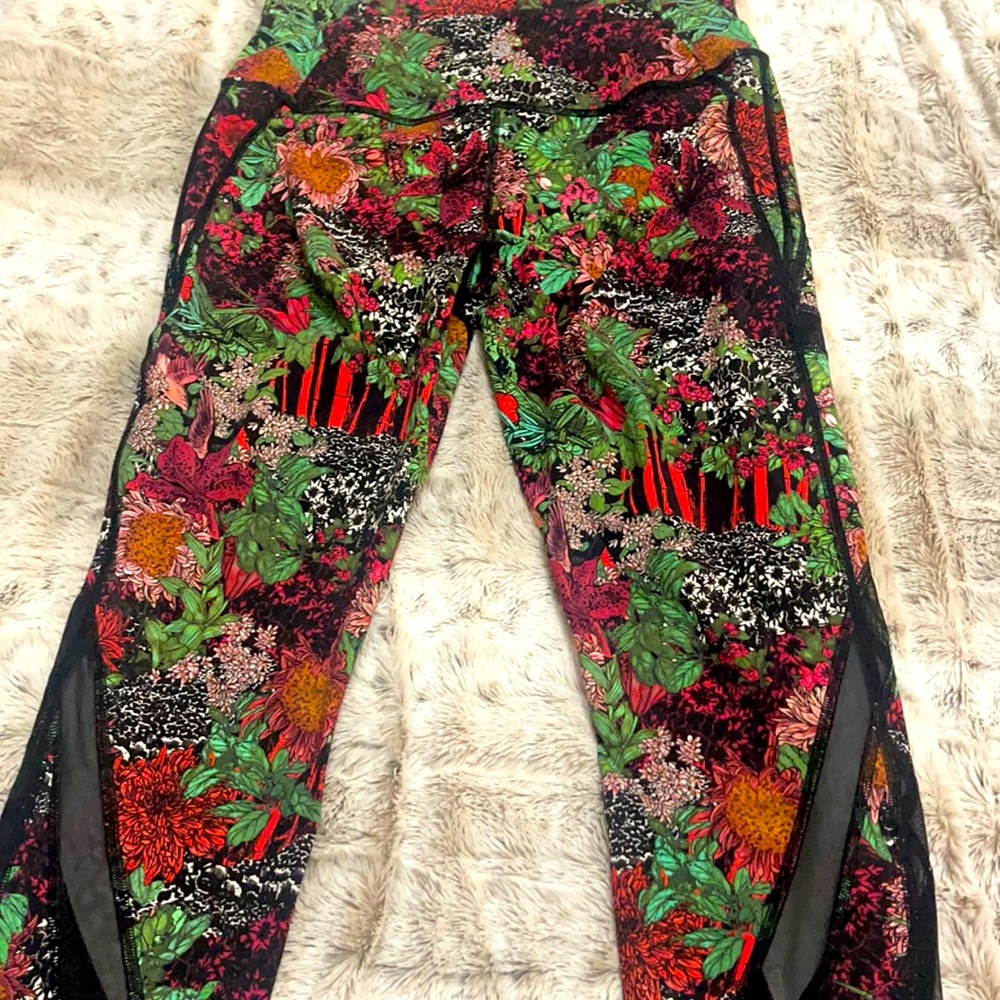 Lululemon floral print leggings! High rise.